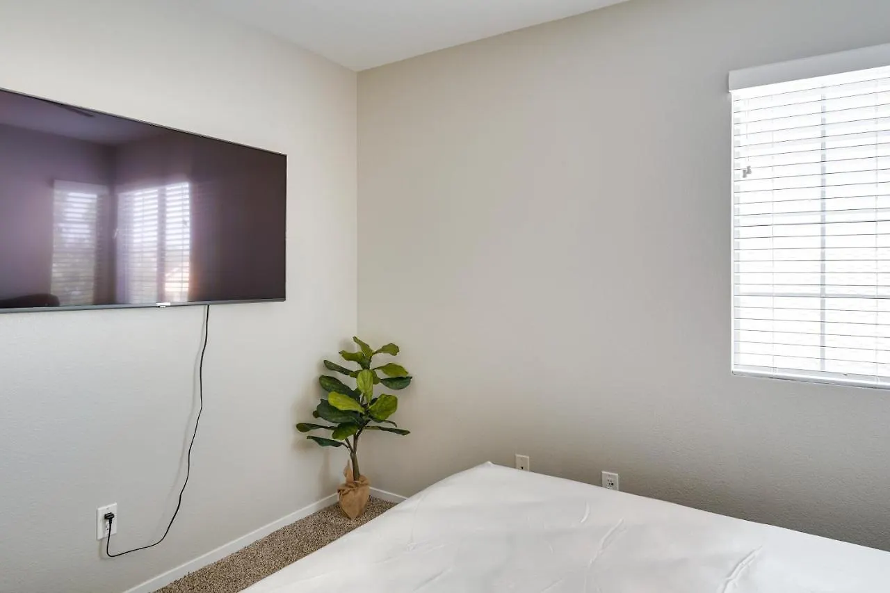 Spacious Las Vegas Home Near Casinos And Nightlife!