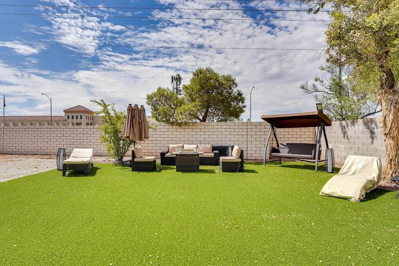 Spacious Las Vegas Home Near Casinos And Nightlife!