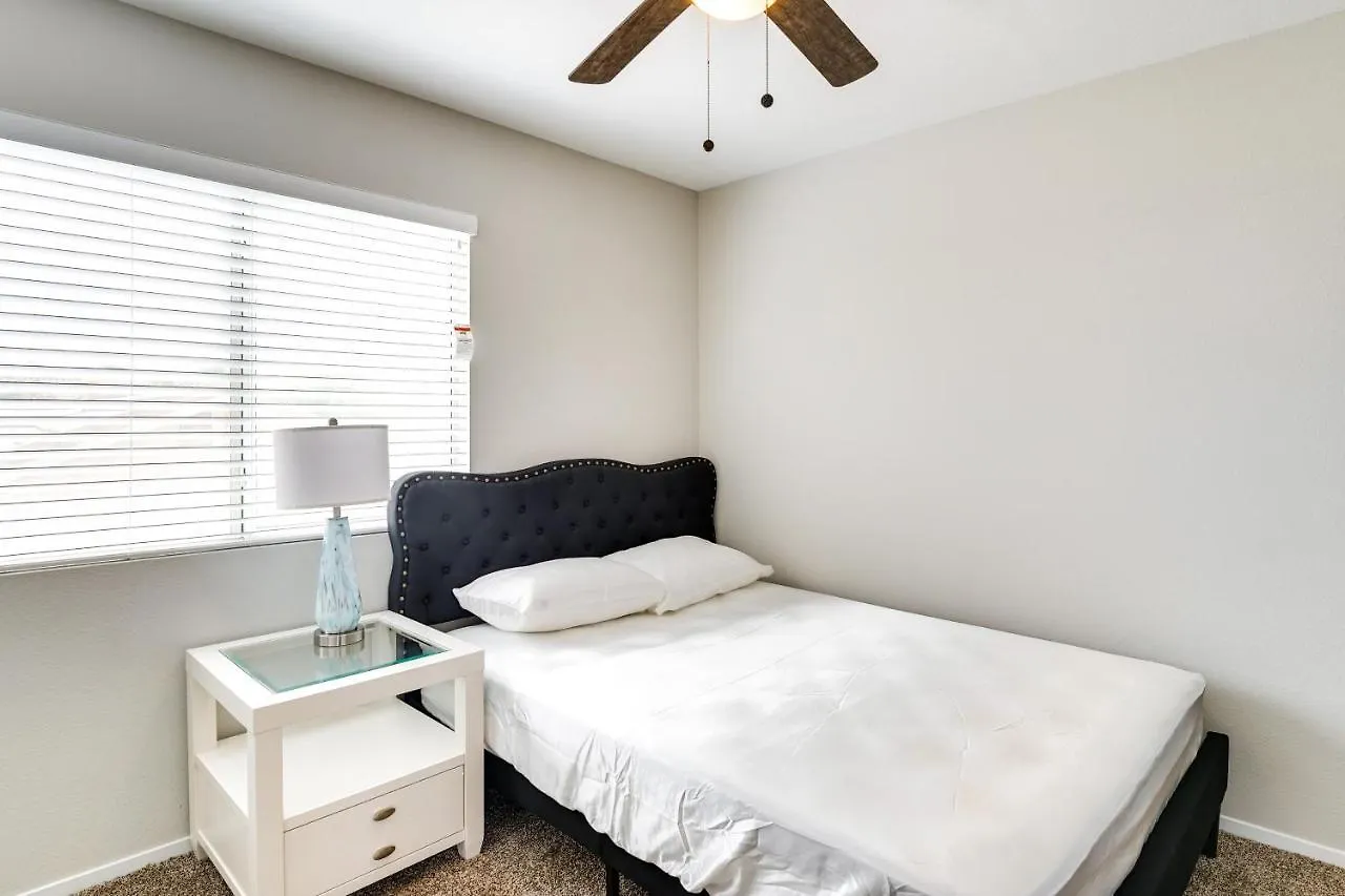 Spacious Las Vegas Home Near Casinos And Nightlife!