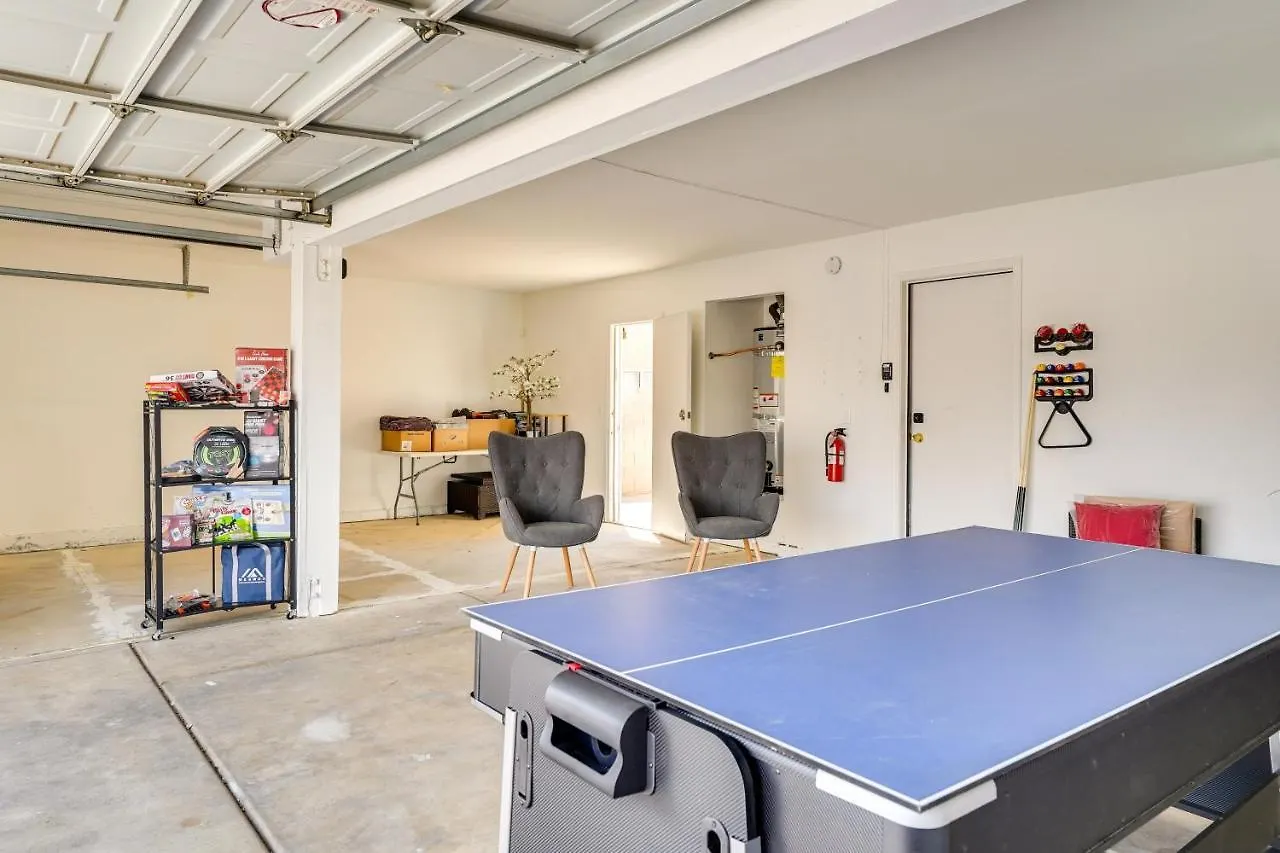 Spacious Las Vegas Home Near Casinos And Nightlife!